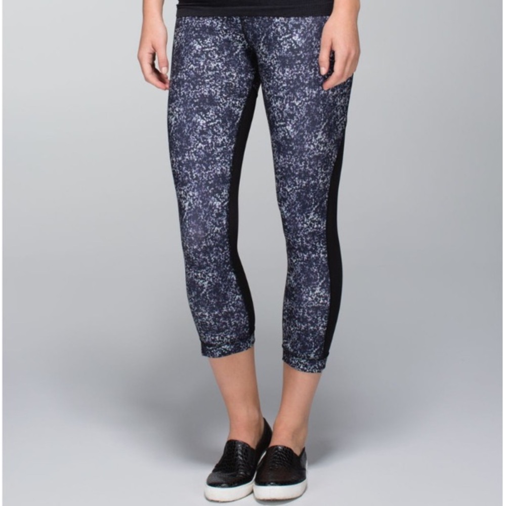 Lululemon Journey Crop Leggings Elastic Waist Mesh Back Printed Black Size 6